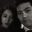 2PM テギョン&イ・ヨニ、モノクロのツーショットを公開“本物の恋人のよう”