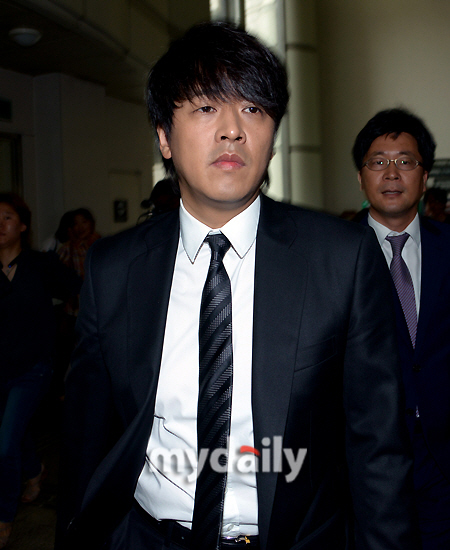 リュ・シウォン、離婚訴訟の心境を語る「動物も自分の子どもにこんな