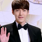【PHOTO】キム・ウビン「2013 SBS演技大賞」レッドカーペットに登場“9頭身の完璧なスタイル”