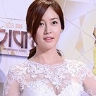 【PHOTO】ソン・ユリ「2013 SBS演技大賞」レッドカーペットに登場“大胆なシースルードレス”