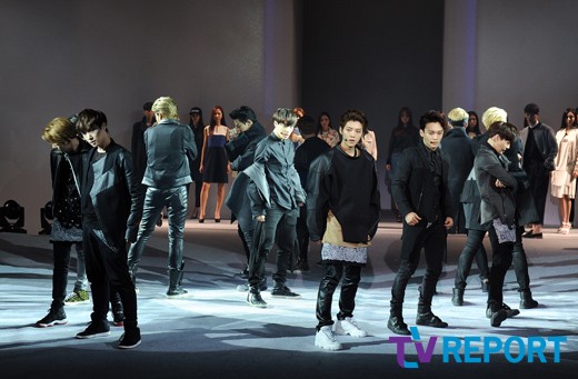 Photo Exo ソウルファッションウィーク オープニングに参加 華麗なステージ ウォーキング Kstyle Photo Exo ソウルファッションウィーク オープニングに参加 華麗なステージ ウォーキング Kstyle