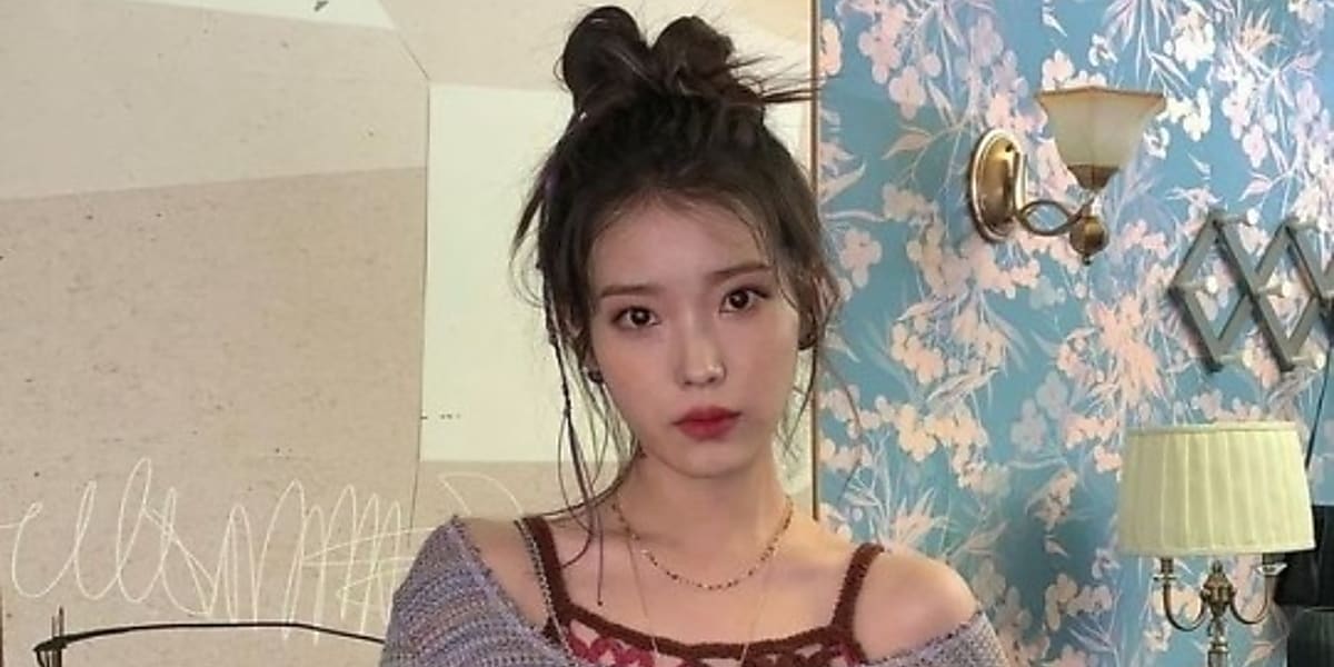 IU、セクシーな魅力溢れる近況ショット公開…美しいビジュアルをアピール Kstyle