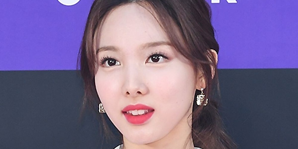 Nayeon of TWICE prepares for solo album after successful debut, TWICE to hold stadium concerts in Japan.