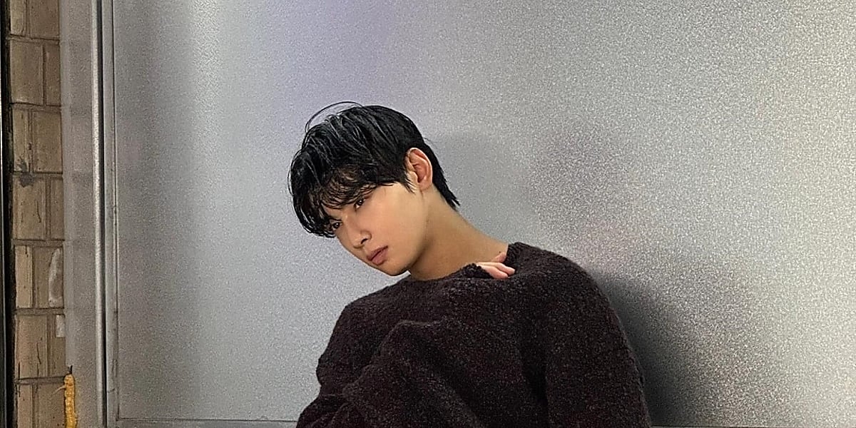 ASTRO チャウヌ、セクシーに腹筋を公開！グラビア撮影中のビハインド