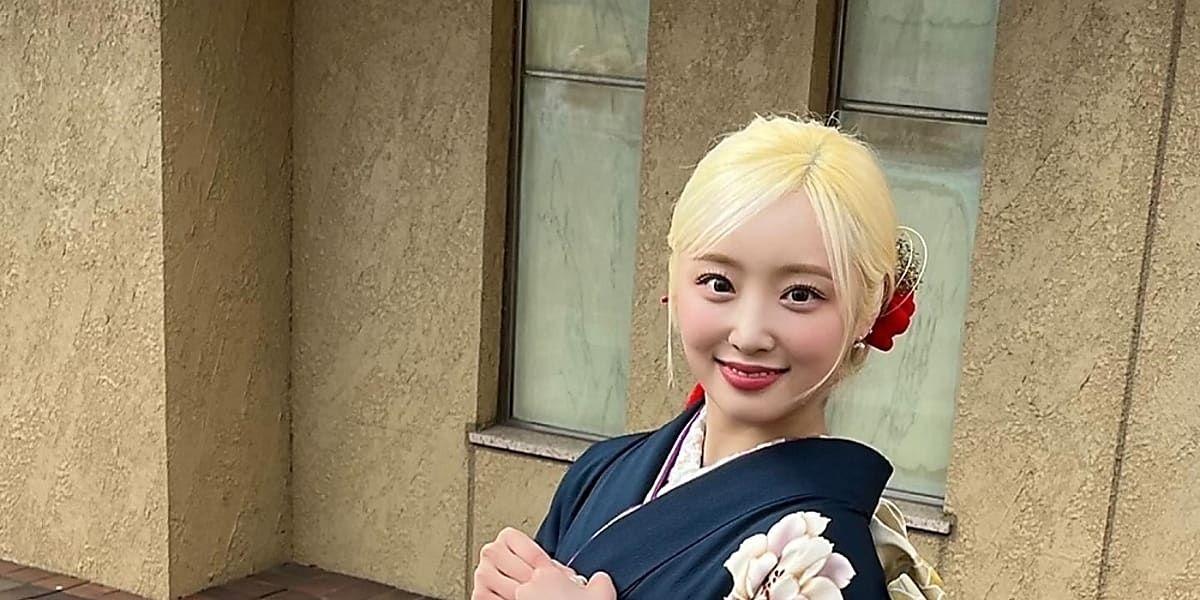 Hina of LIGHTSUM attended the coming-of-age ceremony in Japan, sharing photos in a navy kimono and expressing her goal to become a wonderful adult.