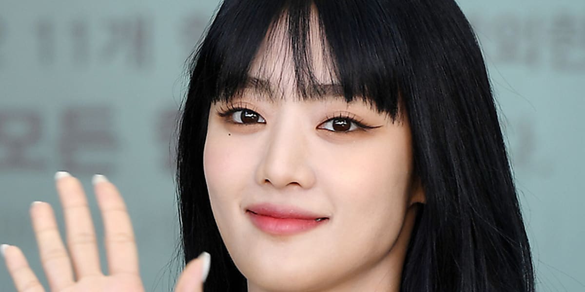 PHOTO】(G)I-DLE ミンニ、海外スケジュールのため香港へ出国…愛らしい