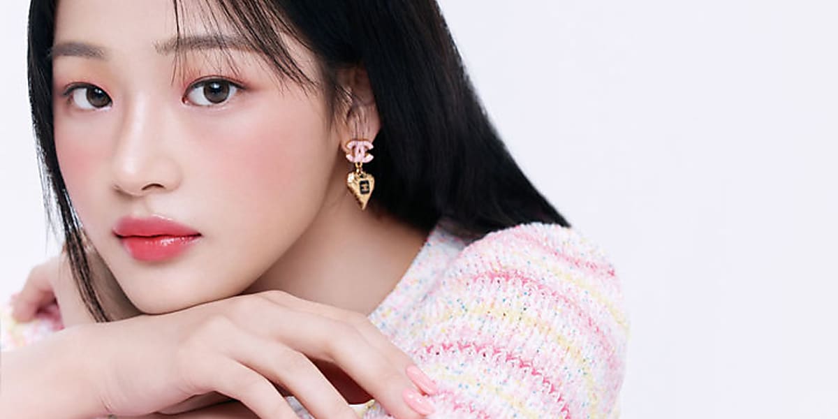 NewJeans' Minji showcases a refreshing visual in "Harper's BAZAAR" with glamorous makeup for the new year.