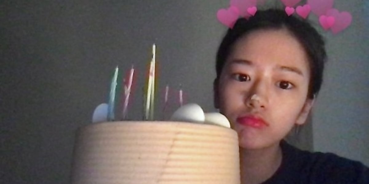 IZ*ONE出身アン・ユジン、自主隔離中に迎えた19歳の誕生日