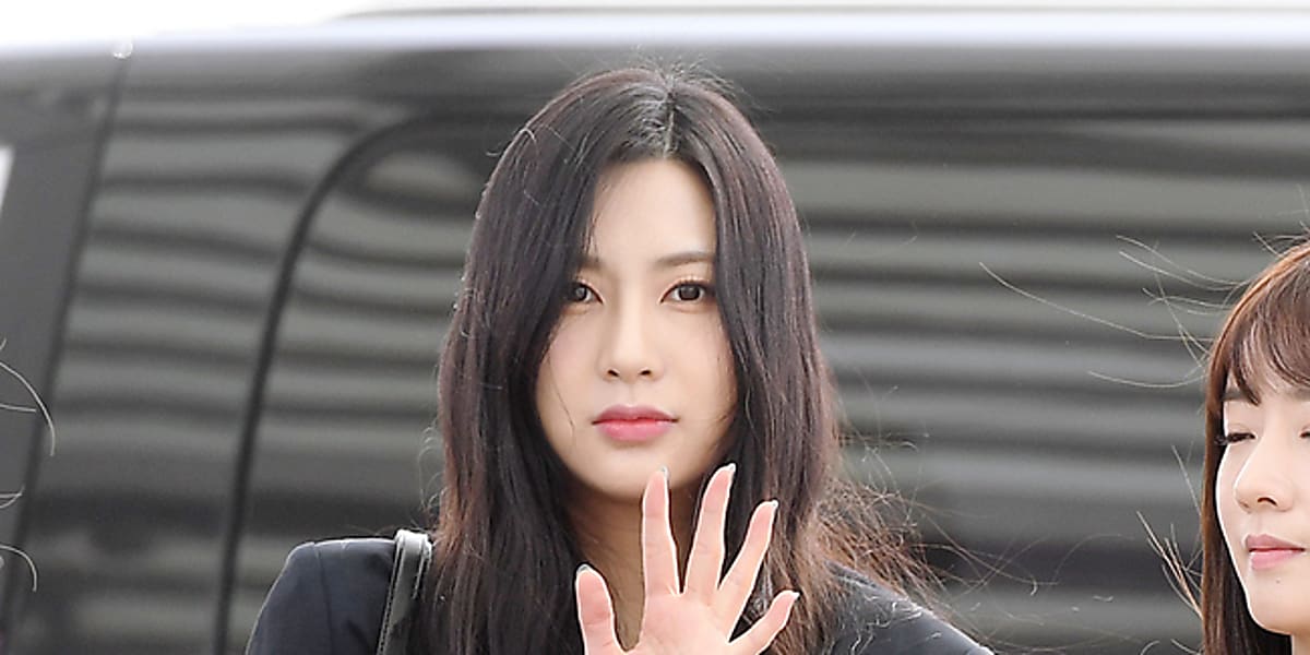 【PHOTO】Apink、コンサートのため香港へ出国…ナチュラルメイクでも抜群の美貌(動画あり) - Kstyle