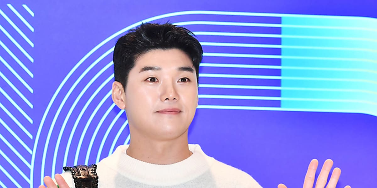 【PHOTO】クォン・ヒョクス＆ノ・ジフンら、ファッションイベントのフォトウォールに登場 Kstyle