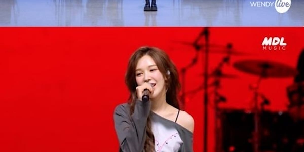 Wendy of Red Velvet impresses with "Wish You Hell" performance on "it's Live" YouTube channel, showcasing her vocal prowess.