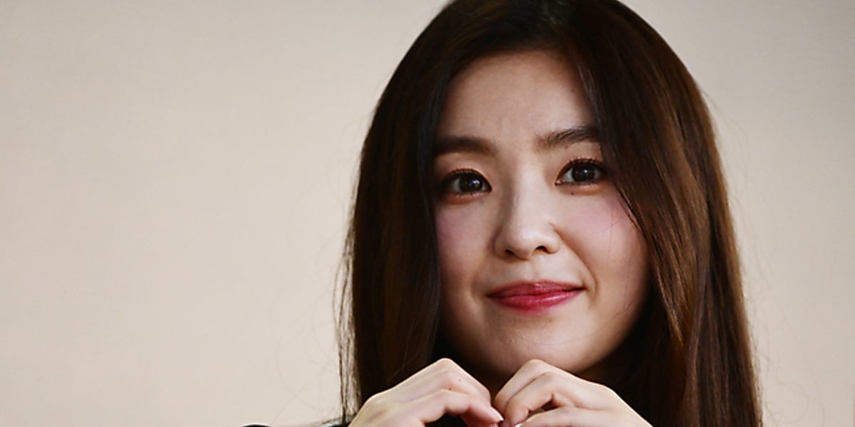 PHOTO】Red Velvet アイリーン、始球式に登場…美しいユニフォーム姿
