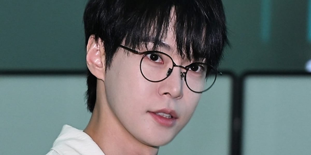 PHOTO】NCT ドヨン、ソロコンサートのためタイへ出国…爽やかなシャツ