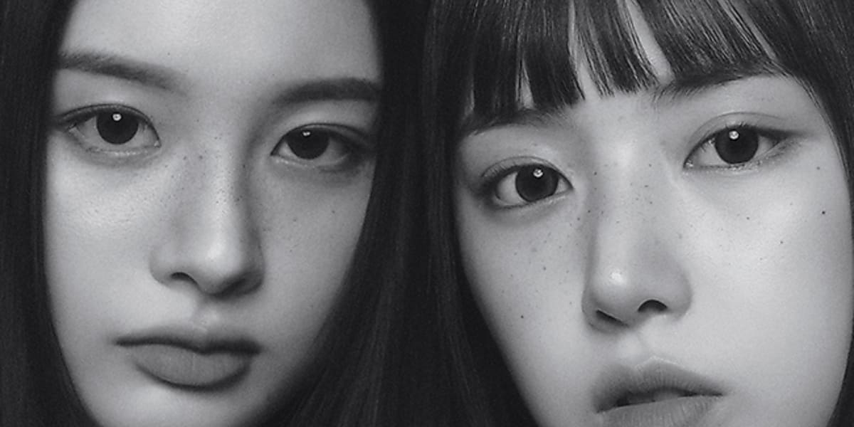 NMIXX's Solun and Jiu release new gravure for "COSMOPOLITAN" magazine, showcasing perfect chemistry and special affection.