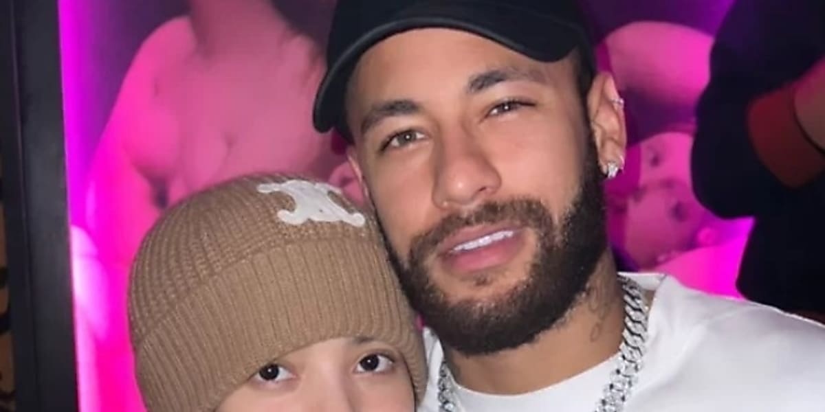 Blackpink リサ サッカーブラジル代表ネイマール選手と意外な親交 笑顔の密着ショットを公開 Kstyle