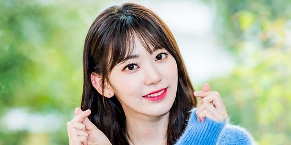 IZ*ONE 宮脇咲良、Big Hitエンターテインメントと契約を締結