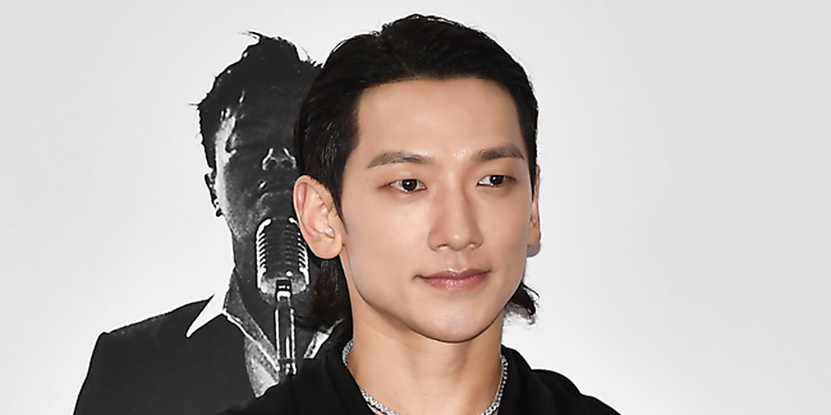 【PHOTO】RAIN「タンタラJYP」の収録に参加…胸元が開いたセクシーなシャツで登場 - Kstyle