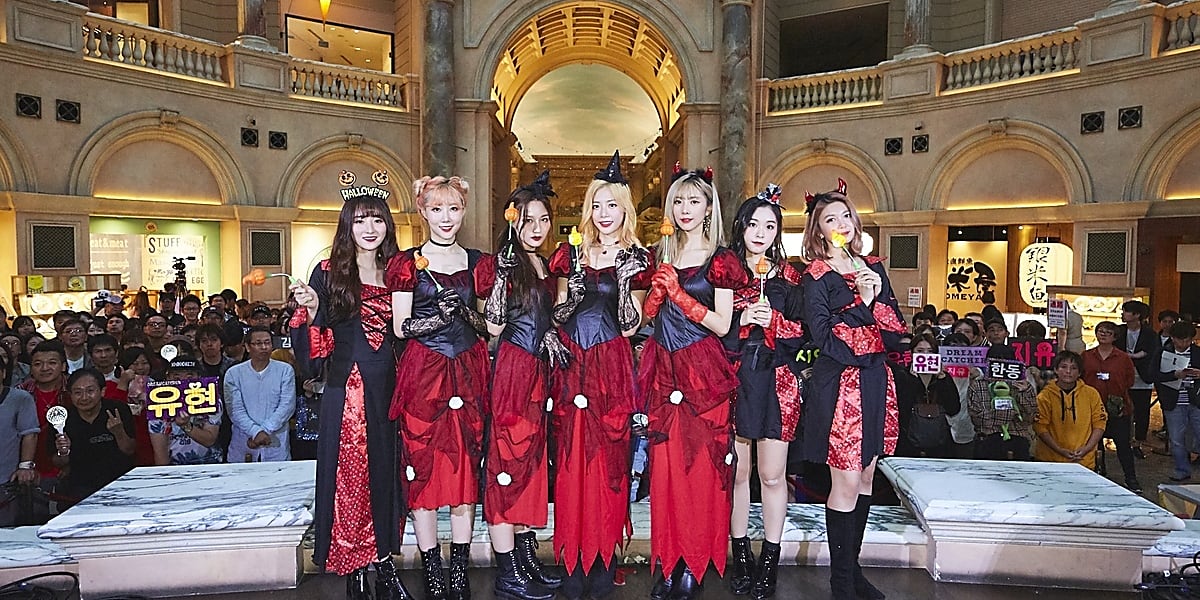 DREAMCATCHER、ハロウィーンフリーライブで魔女に変身！日本デビュー曲