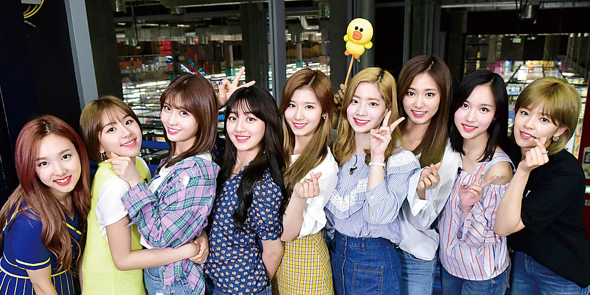 密着レポ】TWICE、クレーンゲーム・プリントシールに大はしゃぎ！ロケ