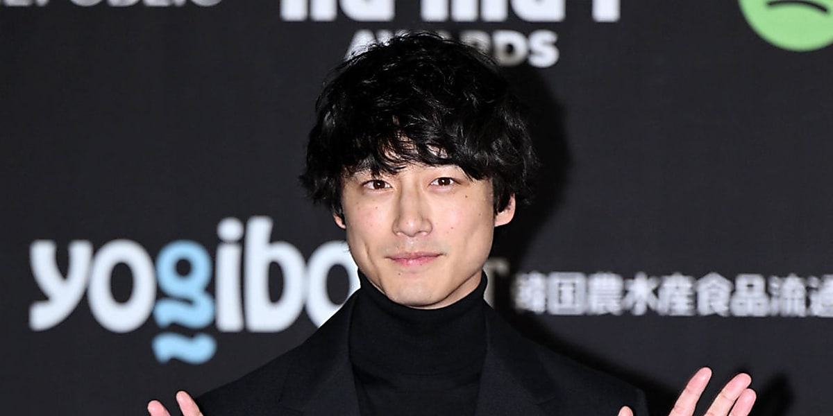 PHOTO】坂口健太郎が「2022 MAMA」2日目のレッドカーペットに登場 - Kstyle