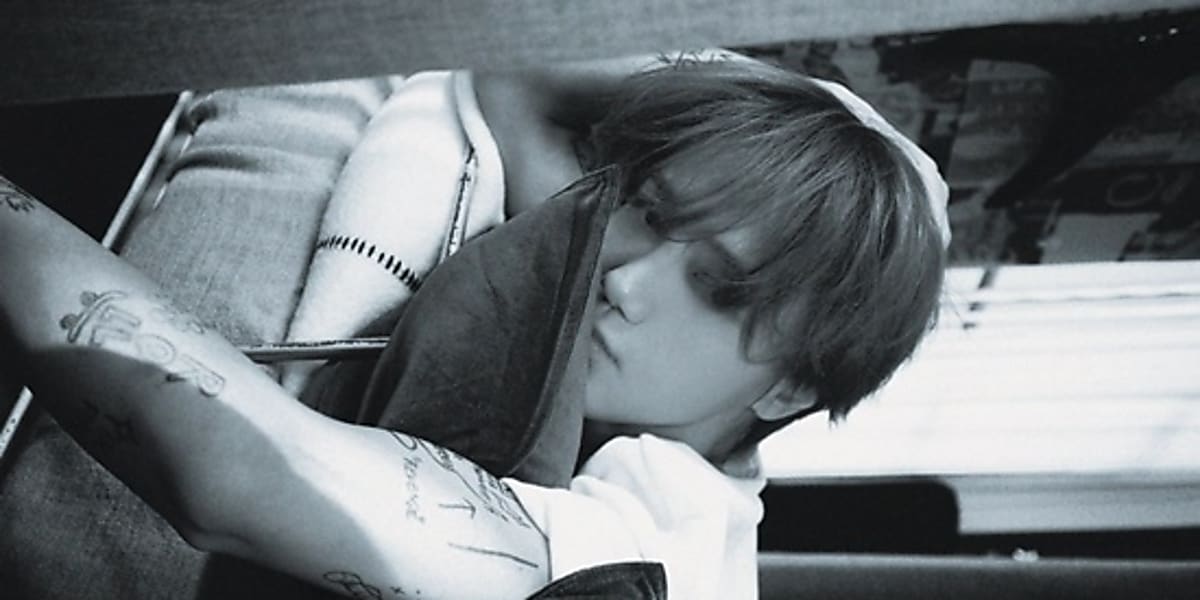 ①SUPER JUNIOR イェソン 写真集 Starry Island 新品 SUPERJUNIOR イェソン写真集 【Starry Island】