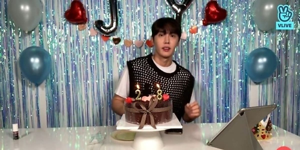 SF9 ジェユン、誕生日を記念して生配信！メンバーも続々お祝いに