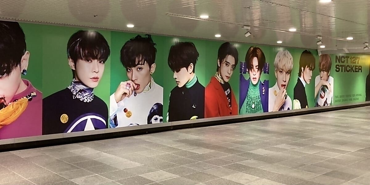 NCT 127が渋谷に出現！3rdフルアルバム「Sticker」の特大