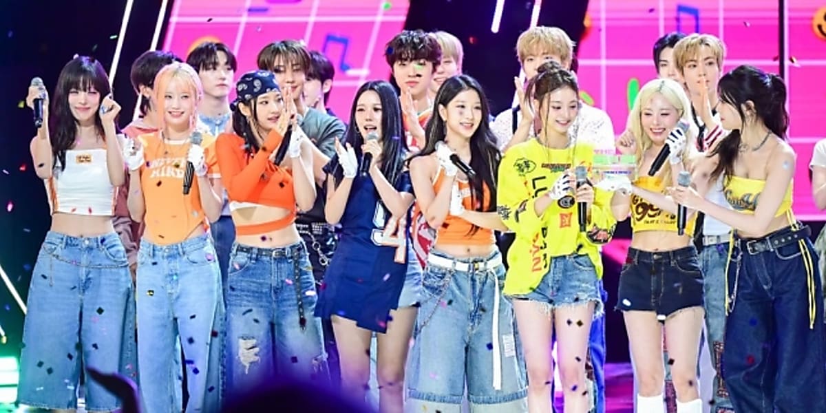 PHOTO】fromis_9、8/20放送の「THE SHOW」で1位を獲得！ - Kstyle