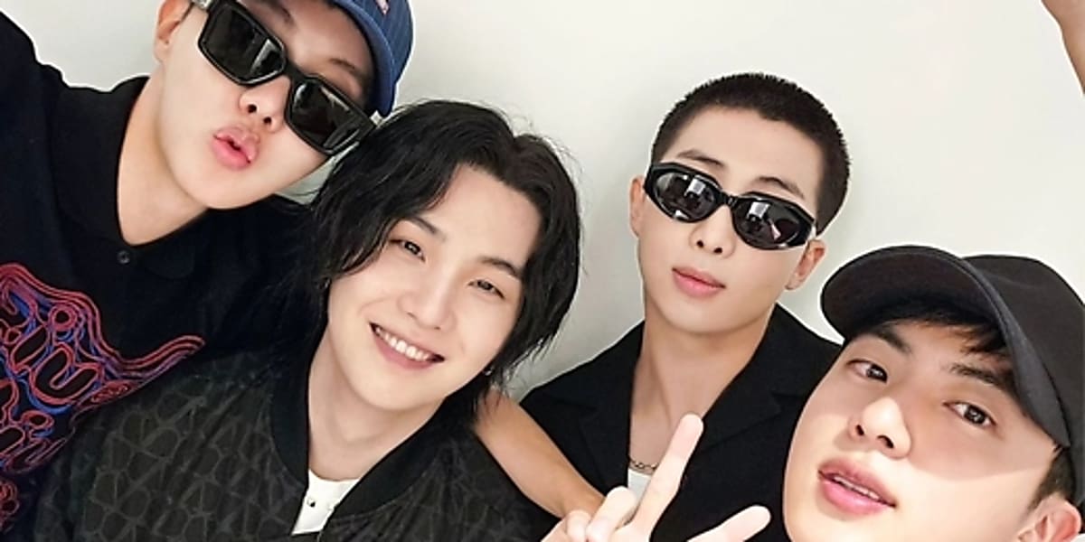 入隊中”BTS ジン&J-HOPE、SUGAのコンサートへ!RMも一緒に仲良く記念 入隊中”BTS ジン&J-HOPE、SUGAのコンサートへ!RMも一緒に仲良く記念