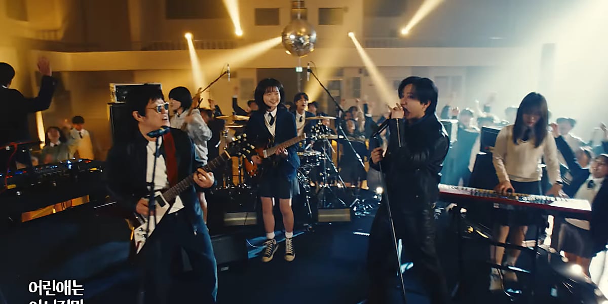 Stray Kidsのチャンビンがキム・チャンワンとコラボ曲「中2（みんなの宇宙をRespect）」をリリース。10代へのメッセージを込めた楽曲。