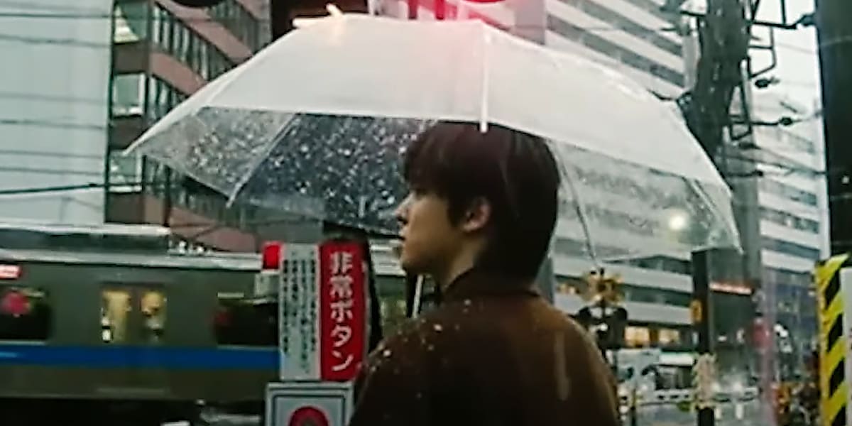 ATEEZのYUN HOがボーカロイド曲をカバーし、日本で撮影したスペシャルクリップを公開。