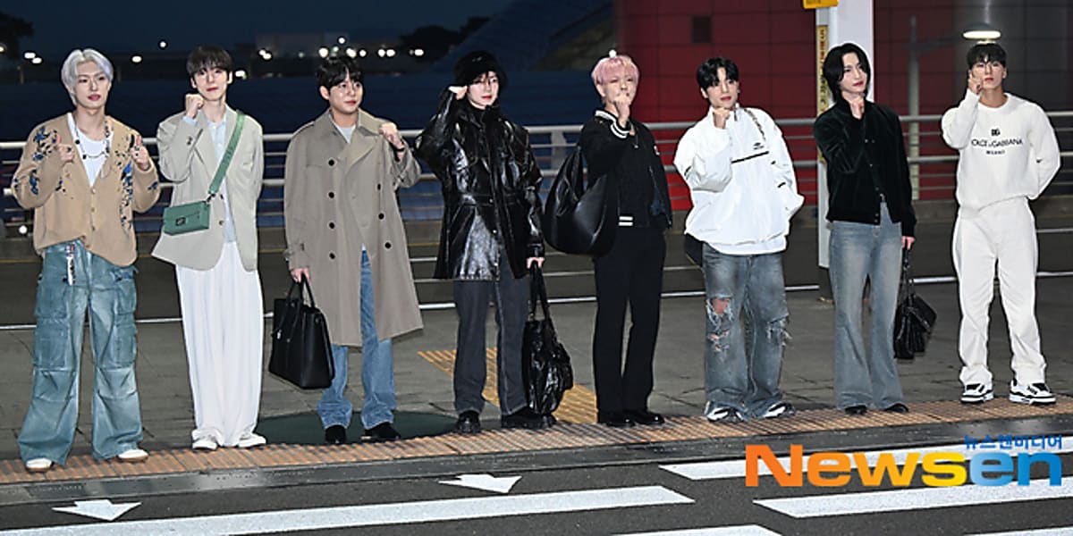 ATEEZ コーチェラ 限定 Tシャツ hello82 アメリカ アチズ フェス