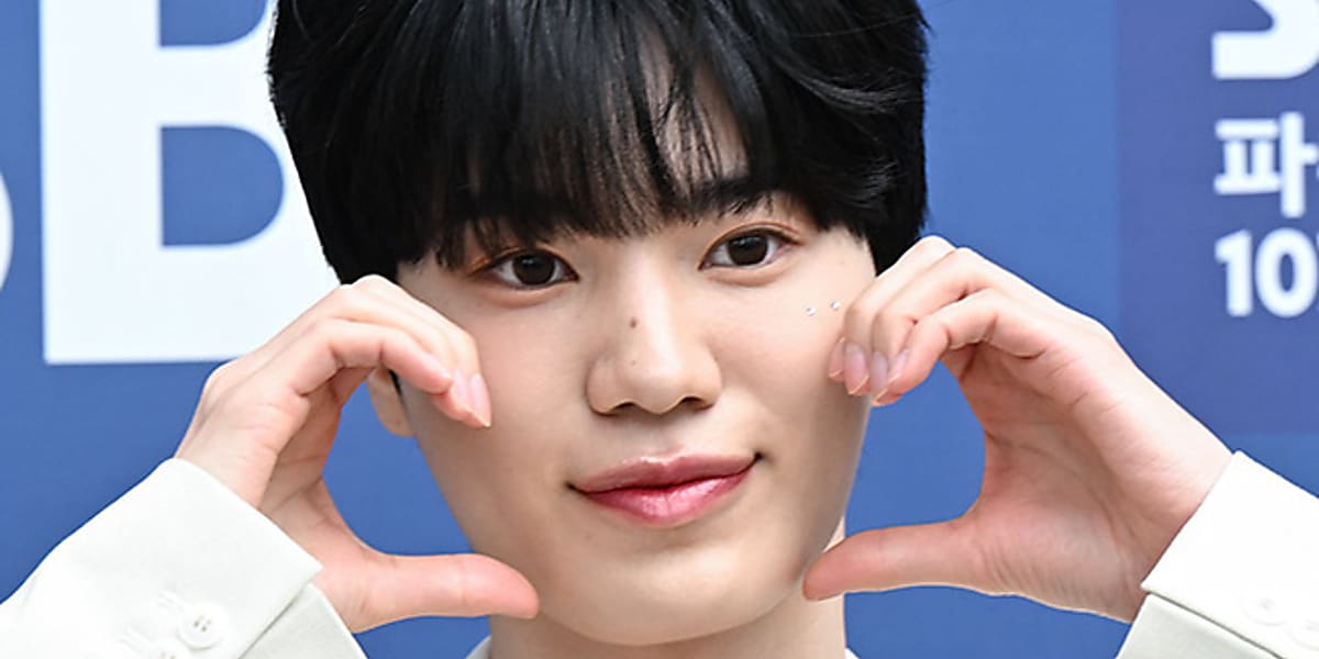 PHOTO】INFINITE ソンジョン、収録のため放送局へ…爽やかなハート